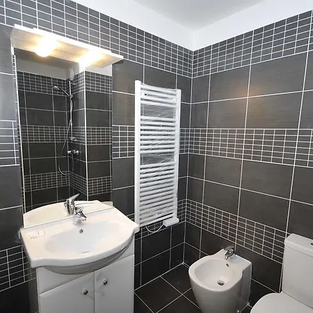 Imperial Plaza Beach Apartment